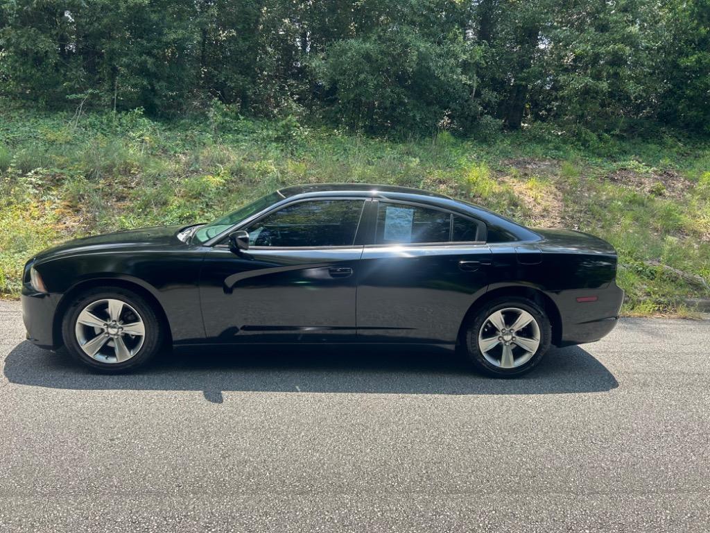 2013 Dodge Charger SE's photo