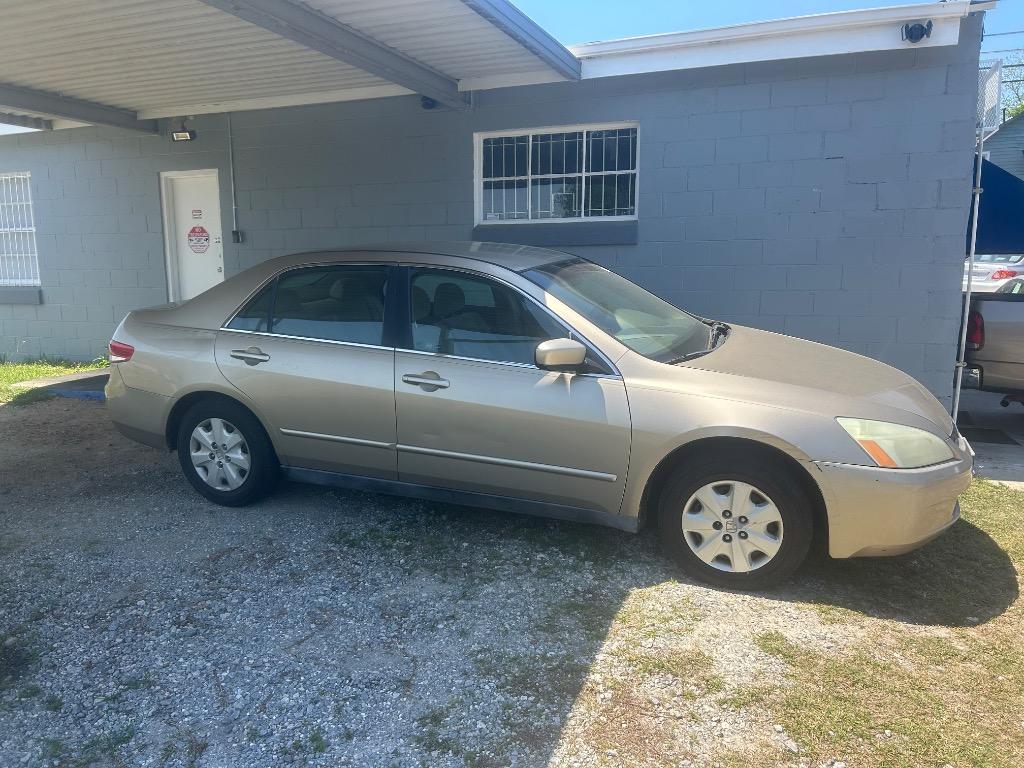 2004 Honda Accord LX's photo